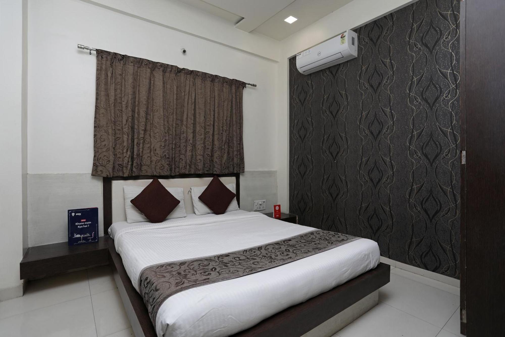 Everest Inn Hotel Pune Exterior foto